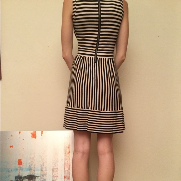 👗Super cute slimming Ki-Line Dress Sz XS ❤️ - Picture 4 of 7